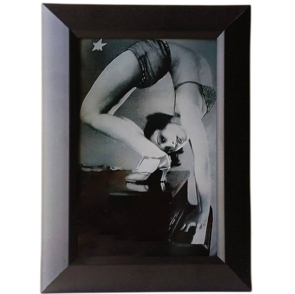 Woman Flexible Sideshow FreakShow Dancer Freakshow Music Piano Oddities Musical